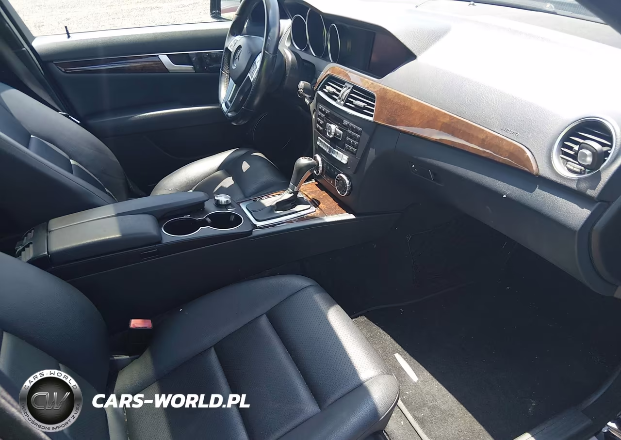 2014 Mercedes-Benz C 300 Sport 4Matic VIN:WDDGF8AB4EA953247 - 5