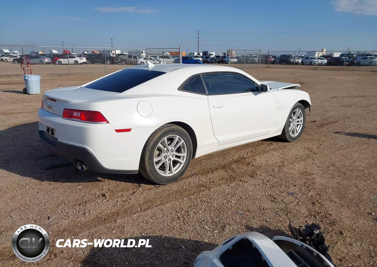 2015 Chevrolet Camaro 2Ls VIN:2G1FB1E31F9301588 - 4