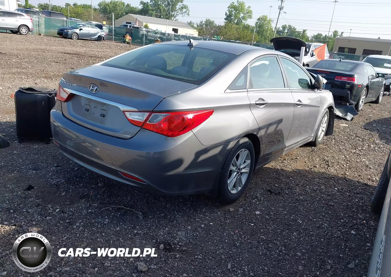 2012 Hyundai Sonata Gls VIN:5NPEB4AC7CH353035 - 4