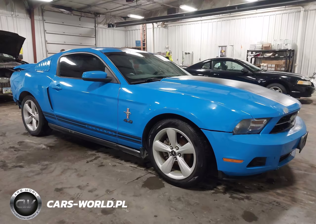 2010 Ford Mustang V6-V6 Premium – zdjęcie 1 z 18