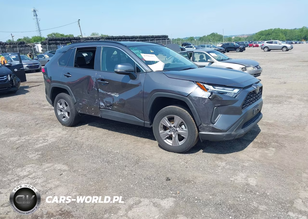 2025 Toyota Rav4 Hybrid Xle – zdjęcie 1 z 17