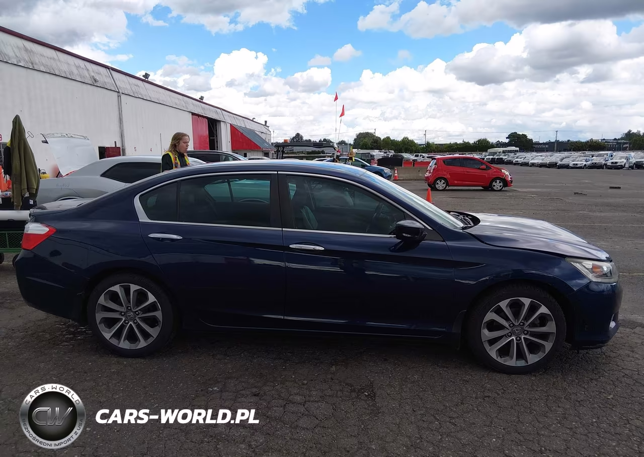 2014 Honda Accord Sport VIN:1HGCR2F52EA017080 - 13