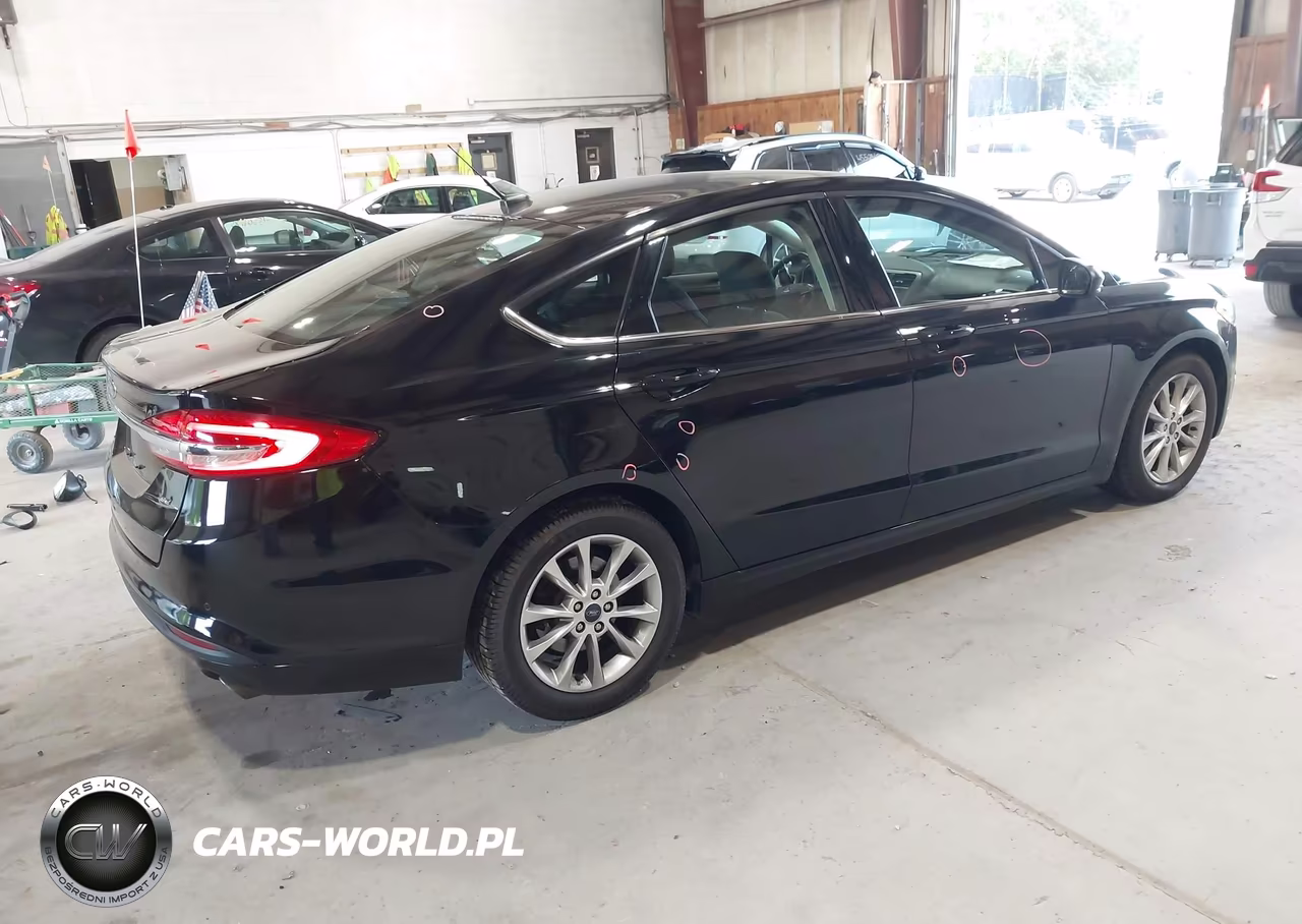 2017 Ford Fusion Se VIN:3FA6P0H7XHR103919 - 4