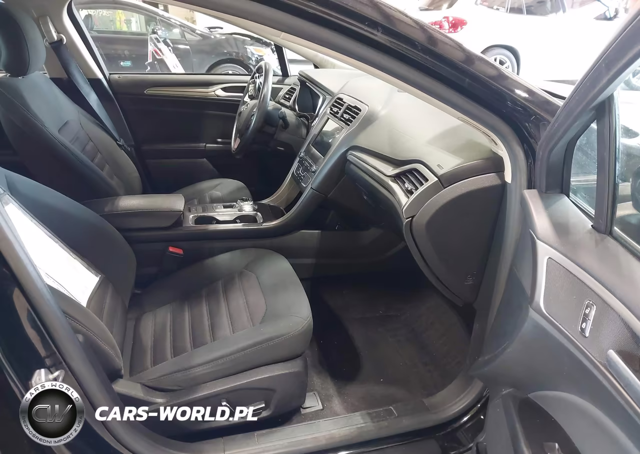2017 Ford Fusion Se VIN:3FA6P0H7XHR103919 - 5