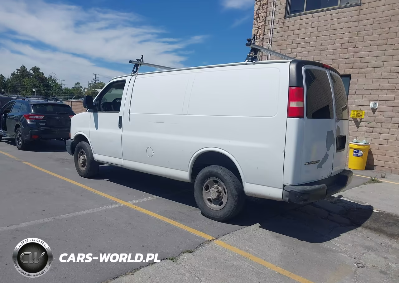 2008 Chevrolet Express Work Van VIN:1GCGG25C881210716 - 3