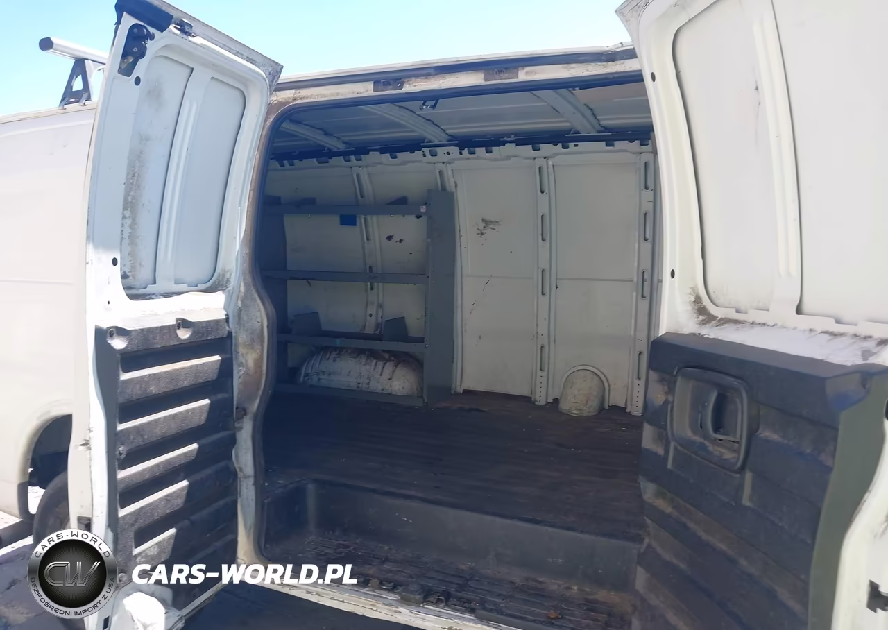 2008 Chevrolet Express Work Van VIN:1GCGG25C881210716 - 8