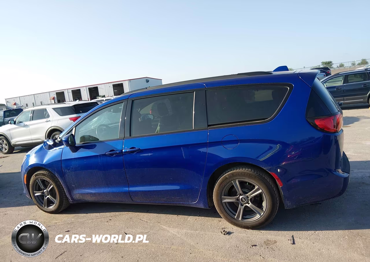 2020 Chrysler Pacifica Touring L Plus VIN:2C4RC1EG7LR127171 - 14