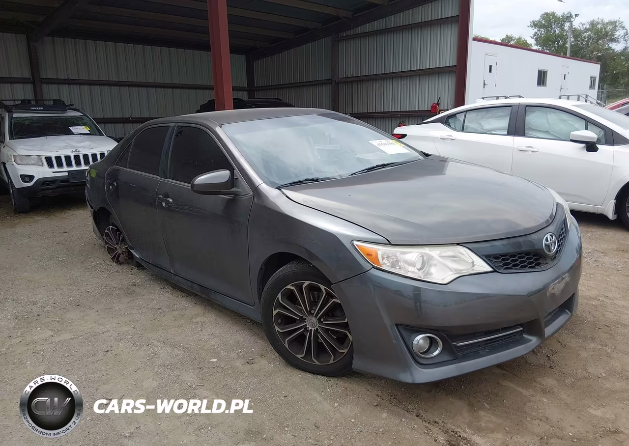 2014 Toyota Camry Se – zdjęcie 1 z 16