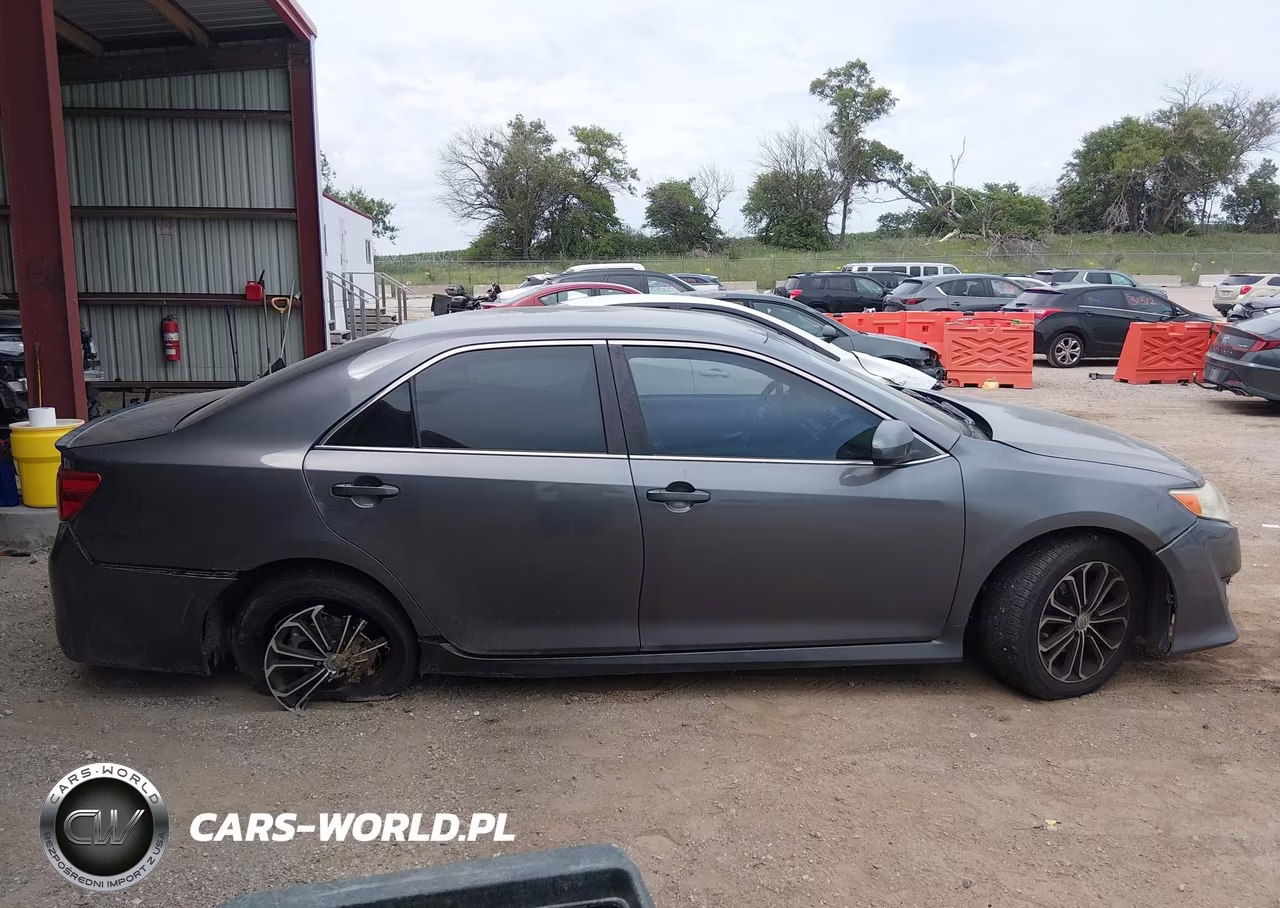 2014 Toyota Camry Se VIN:4T1BF1FK1EU443064 - 13