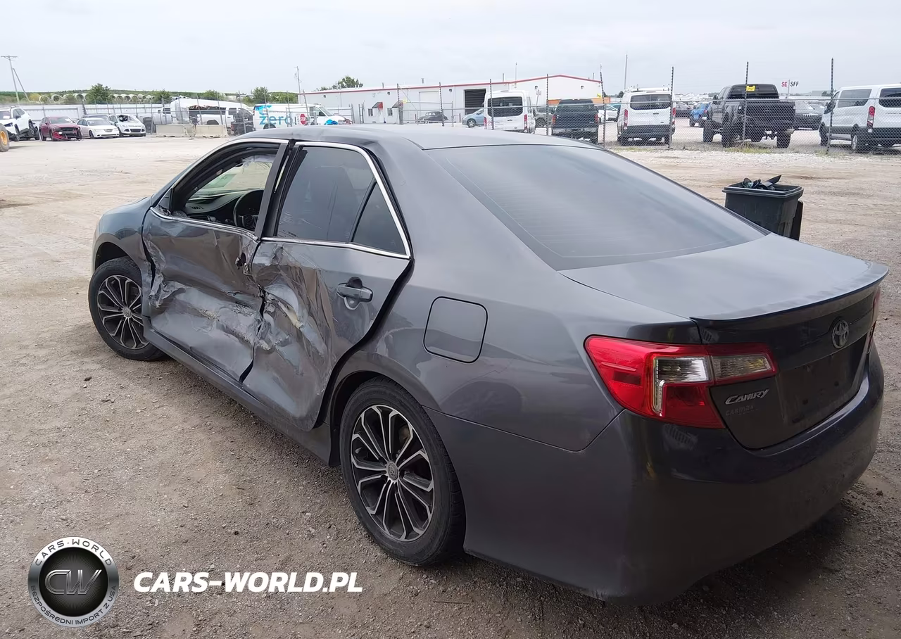 2014 Toyota Camry Se VIN:4T1BF1FK1EU443064 - 3