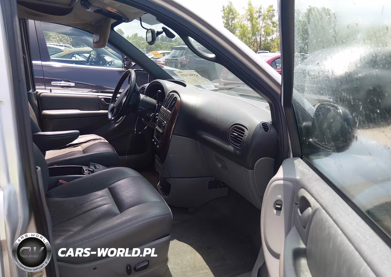 2004 Chrysler Town & Country Touring VIN:2C4GP54L44R528485 - 5