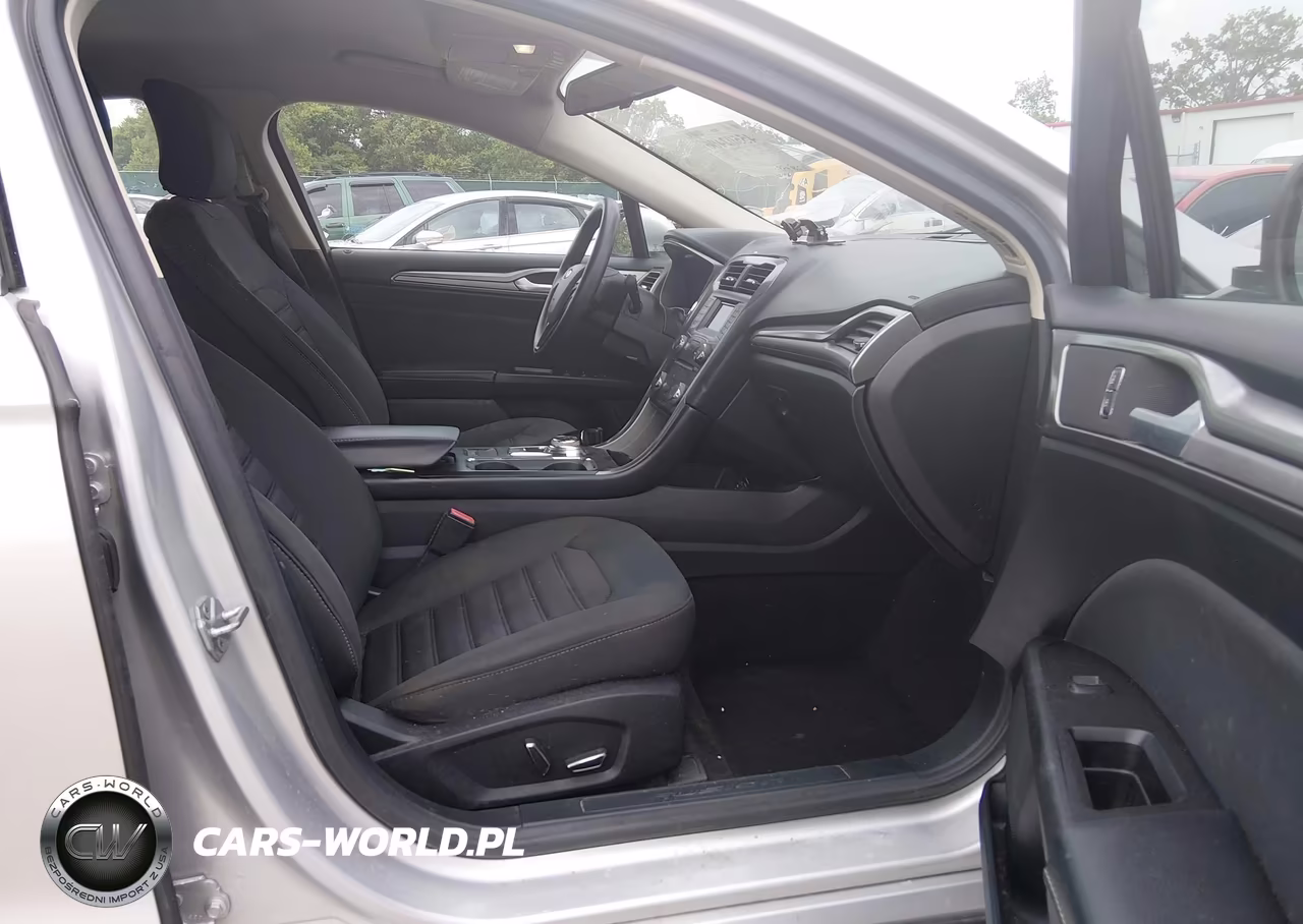 2017 Ford Fusion Se VIN:3FA6P0H77HR220034 - 5