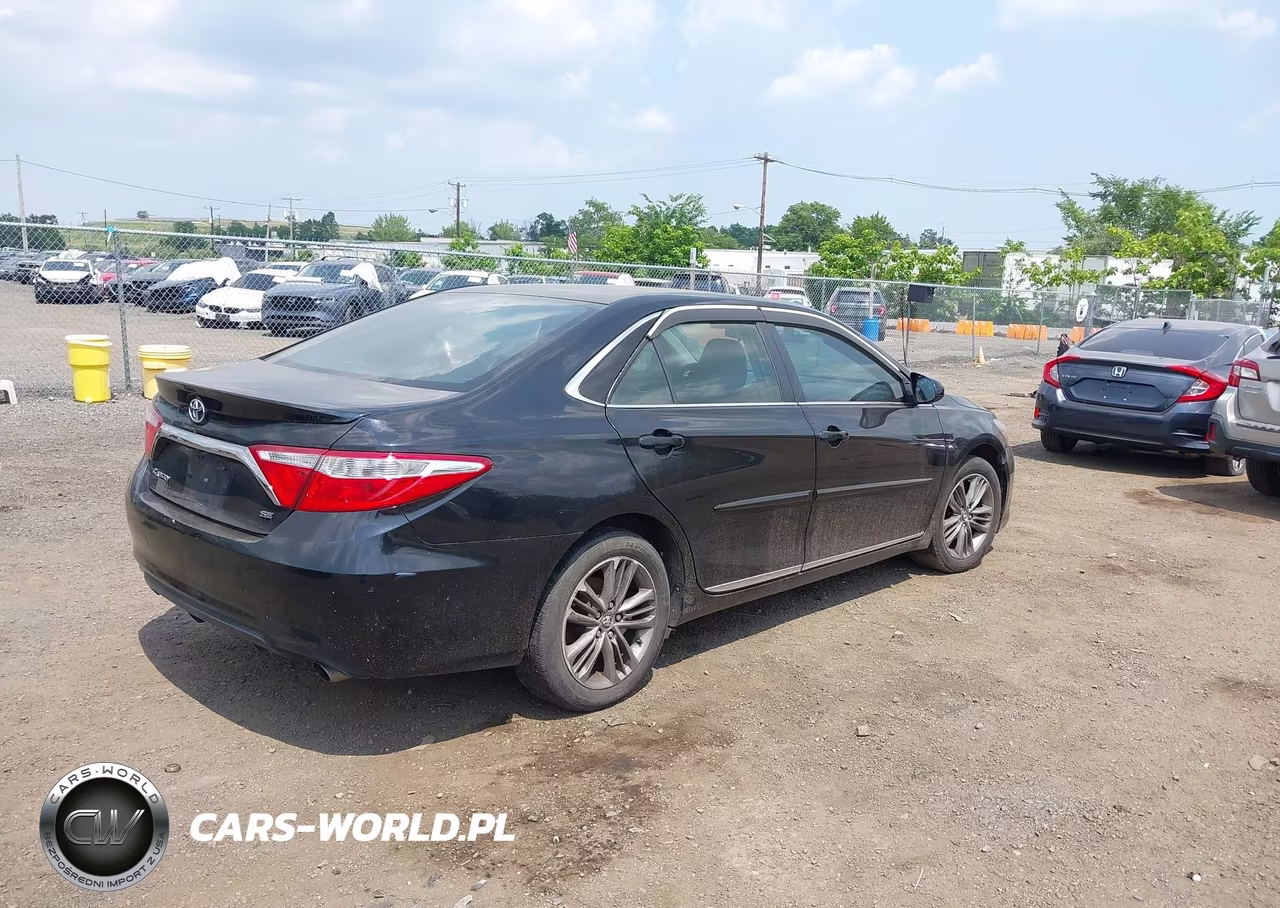 2017 Toyota Camry Se VIN:4T1BF1FK1HU689455 - 4