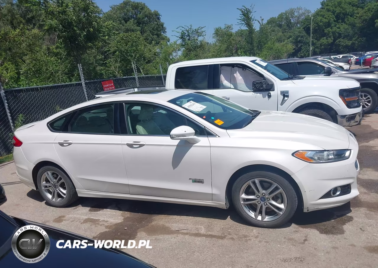 2016 Ford Fusion Energi Titanium VIN:3FA6P0SU6GR272946 - 13