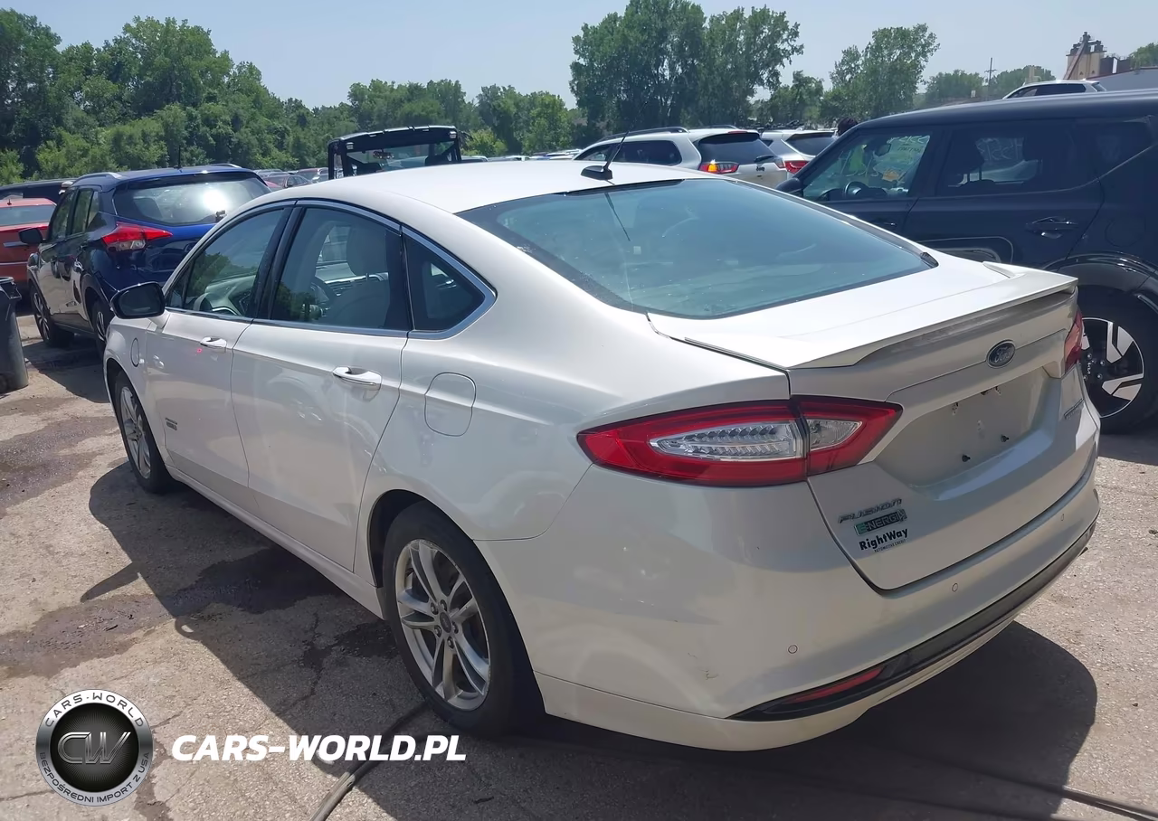 2016 Ford Fusion Energi Titanium VIN:3FA6P0SU6GR272946 - 3