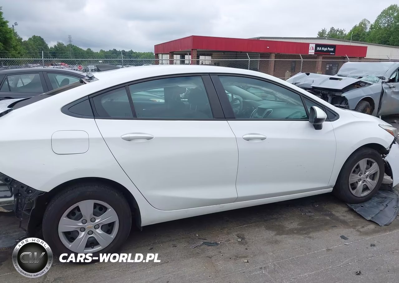 2018 Chevrolet Cruze Ls Auto VIN:1G1BC5SM4J7118731 - 14