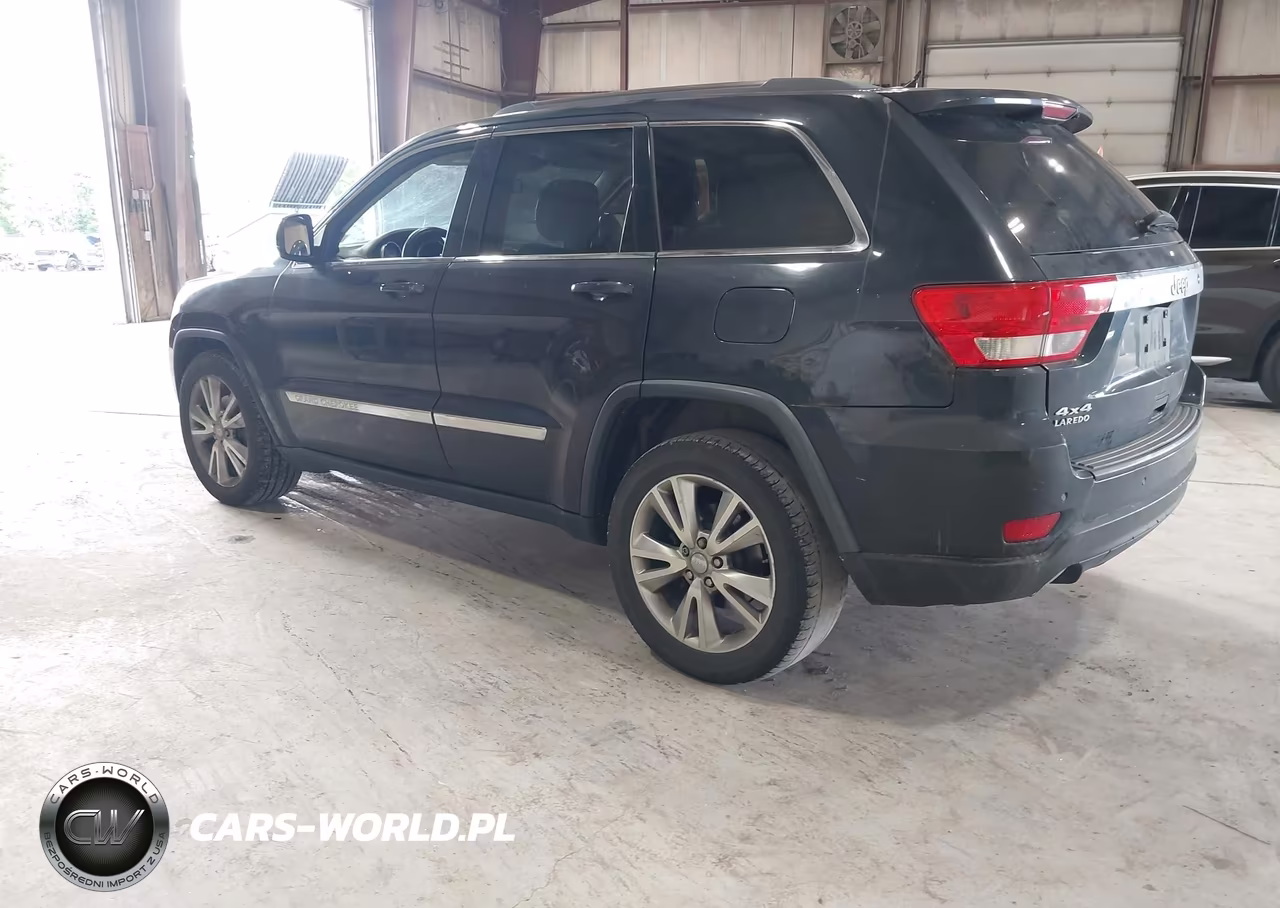 2013 Jeep Grand Cherokee Laredo VIN:1C4RJFAT2DC509964 - 3