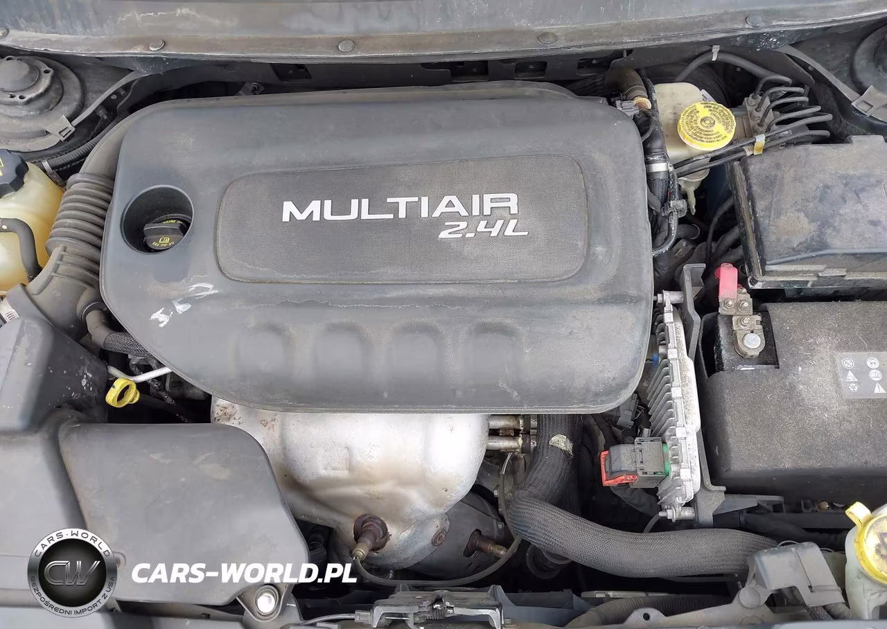 2015 Jeep Cherokee Sport VIN:1C4PJMAB4FW528066 - 10