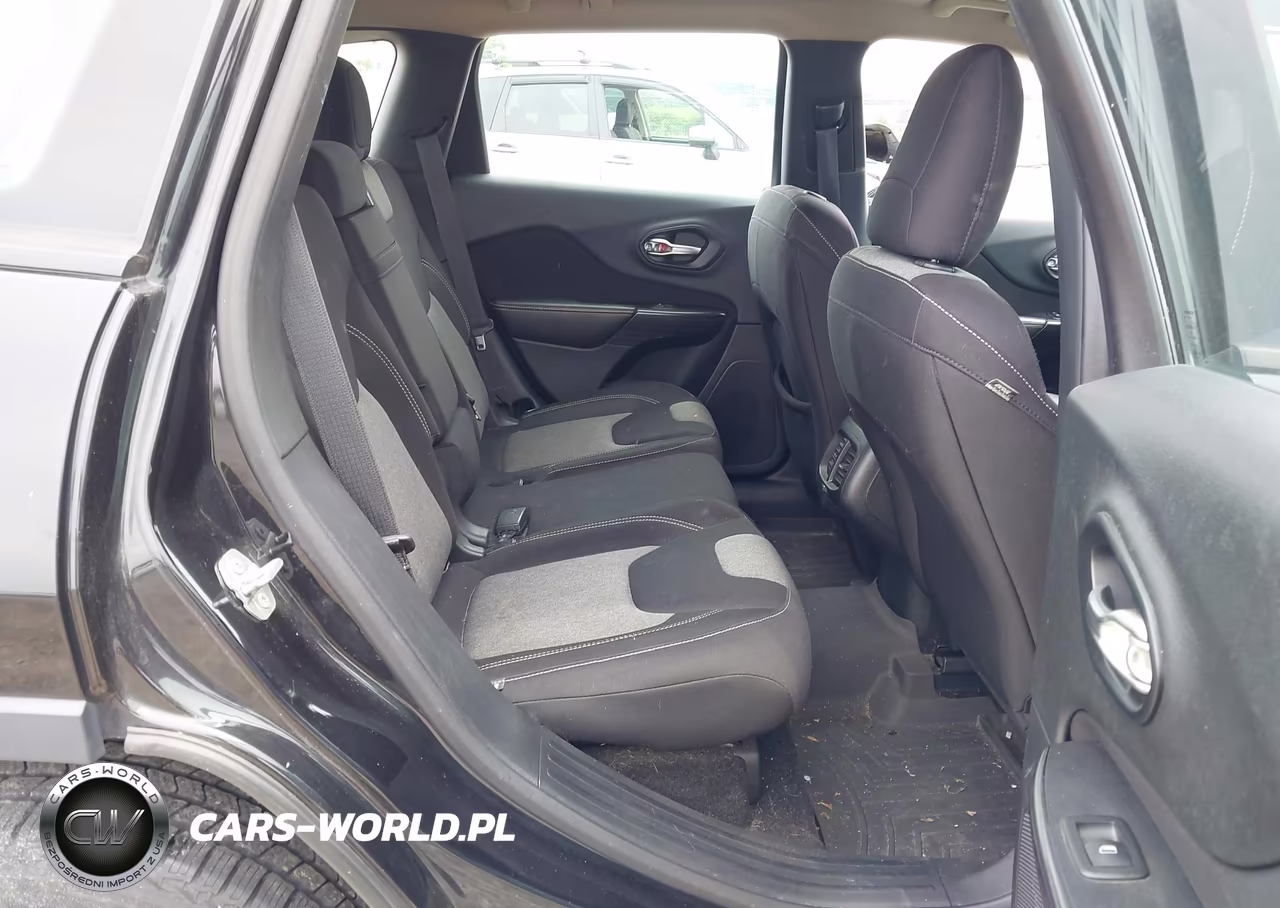 2015 Jeep Cherokee Sport VIN:1C4PJMAB4FW528066 - 8