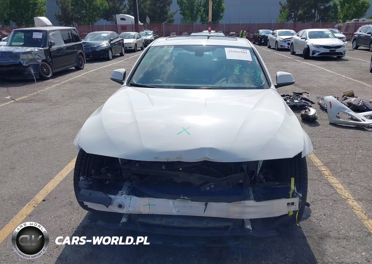 2018 BMW 320I VIN:WBA8E1G56JNU93633 - 13