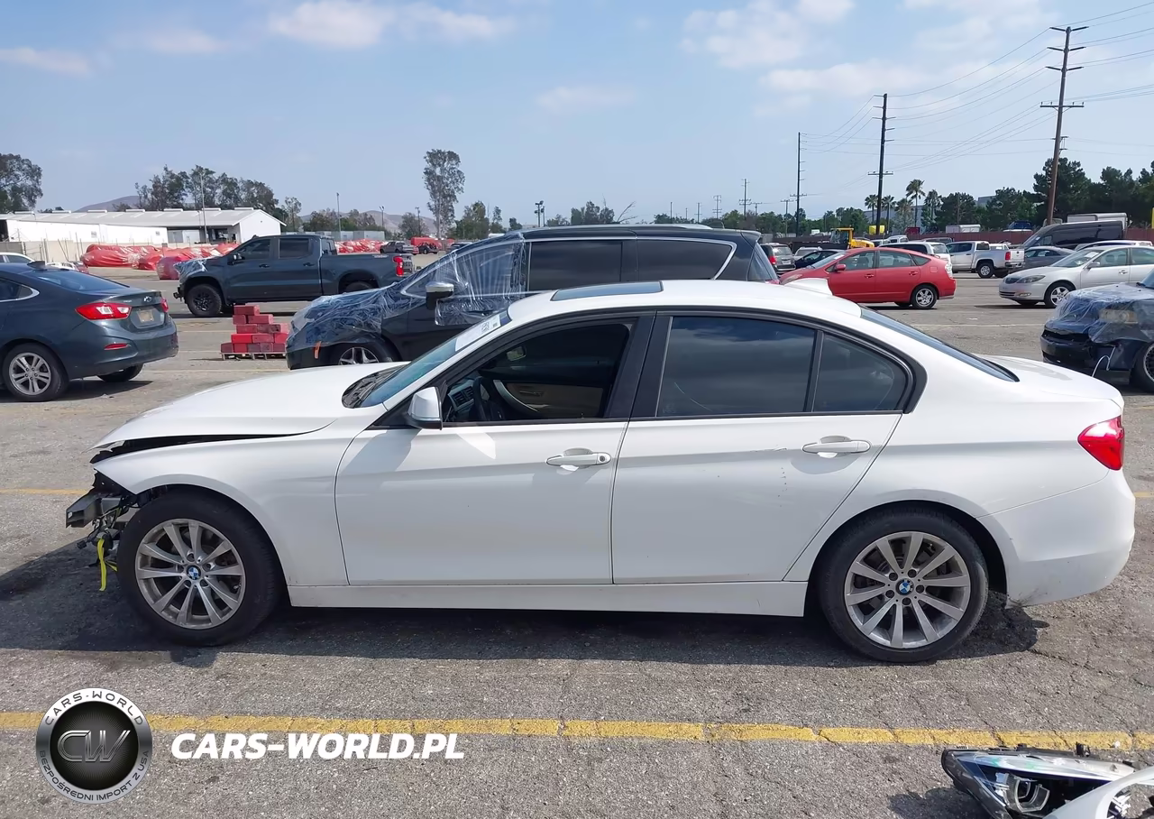 2018 BMW 320I VIN:WBA8E1G56JNU93633 - 15