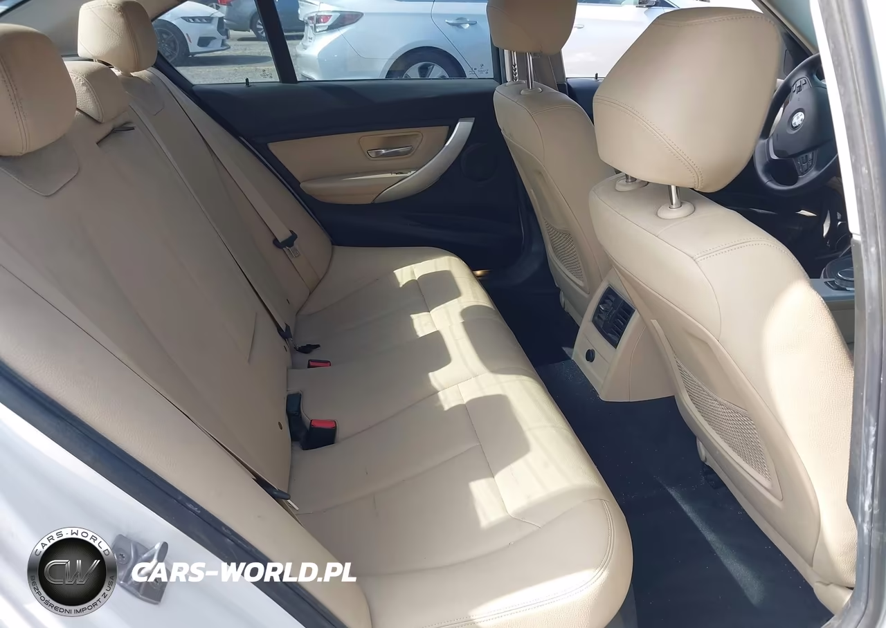 2018 BMW 320I VIN:WBA8E1G56JNU93633 - 8