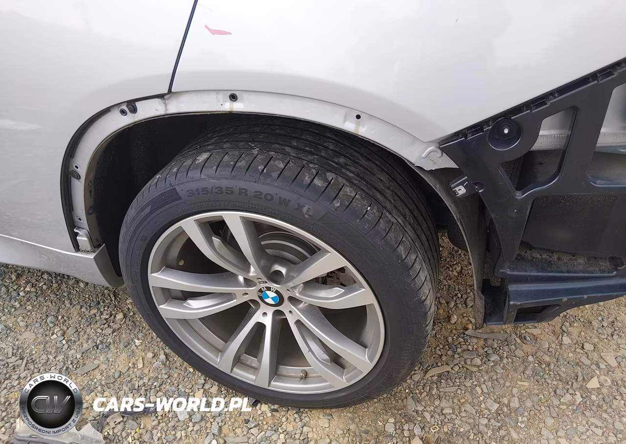 2015 BMW X5 xDrive35I VIN:5UXKR0C50F0P15597 - 18