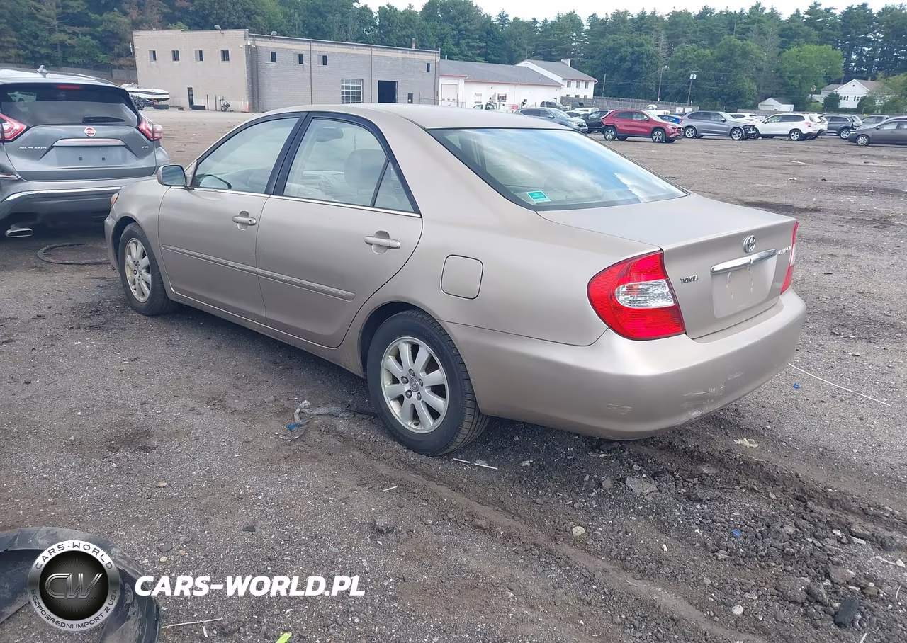 2003 Toyota Camry Xle VIN:4T1BE30K83U764247 - 3