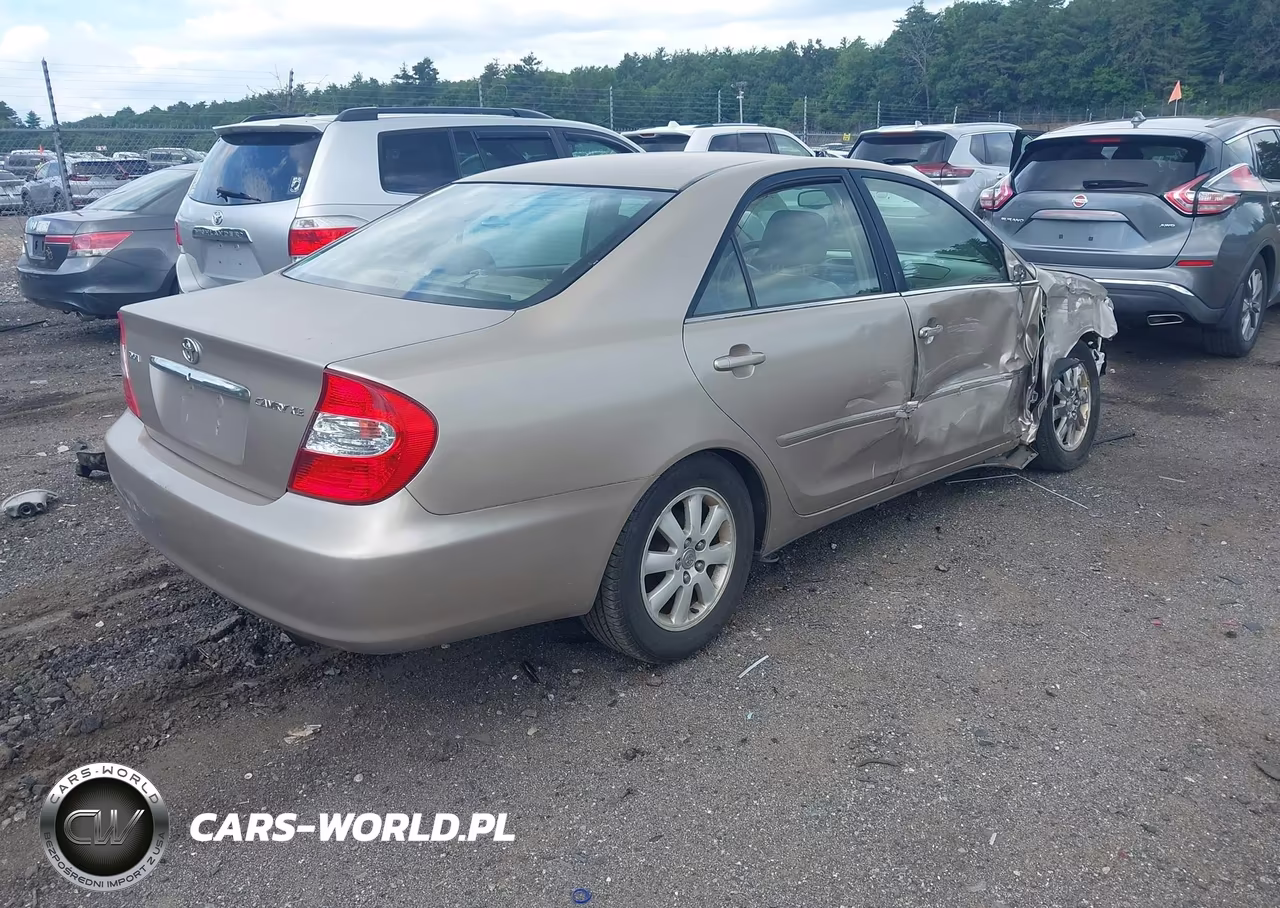 2003 Toyota Camry Xle VIN:4T1BE30K83U764247 - 4