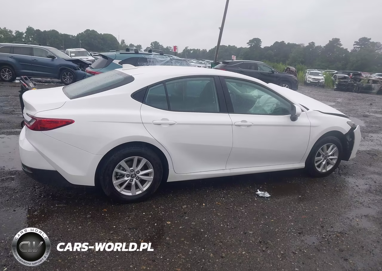 2026 Toyota Camry Le VIN:4T1DBADK5TU551322 - 13