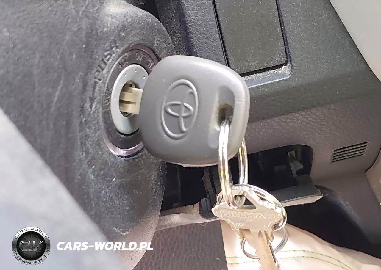 2015 Toyota Rav4 Xle VIN:2T3RFREV3FW258273 - 11