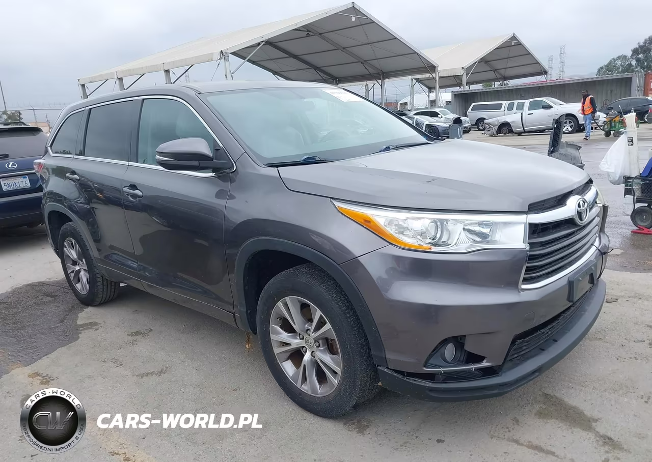 2014 Toyota Highlander Le Plus V6 – zdjęcie 1 z 16