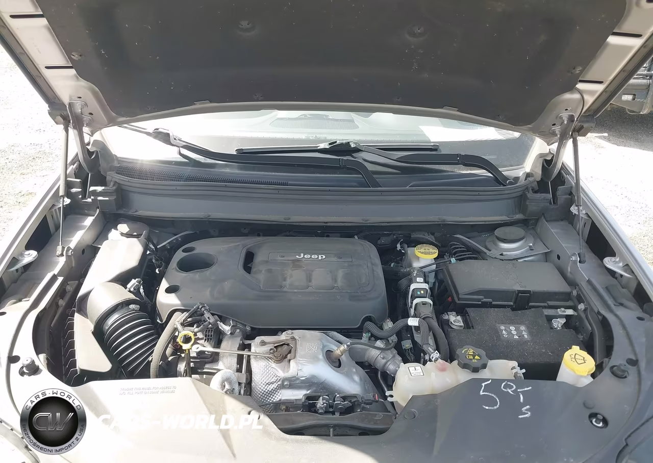 2021 Jeep Cherokee Latitude Lux 4X4 VIN:1C4PJMMN7MD146158 - 10