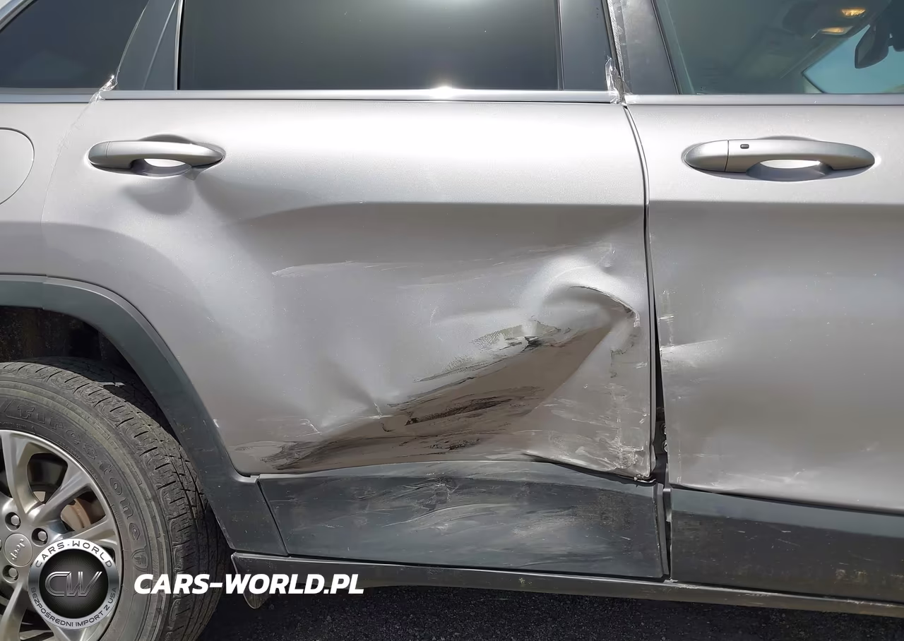 2021 Jeep Cherokee Latitude Lux 4X4 VIN:1C4PJMMN7MD146158 - 6