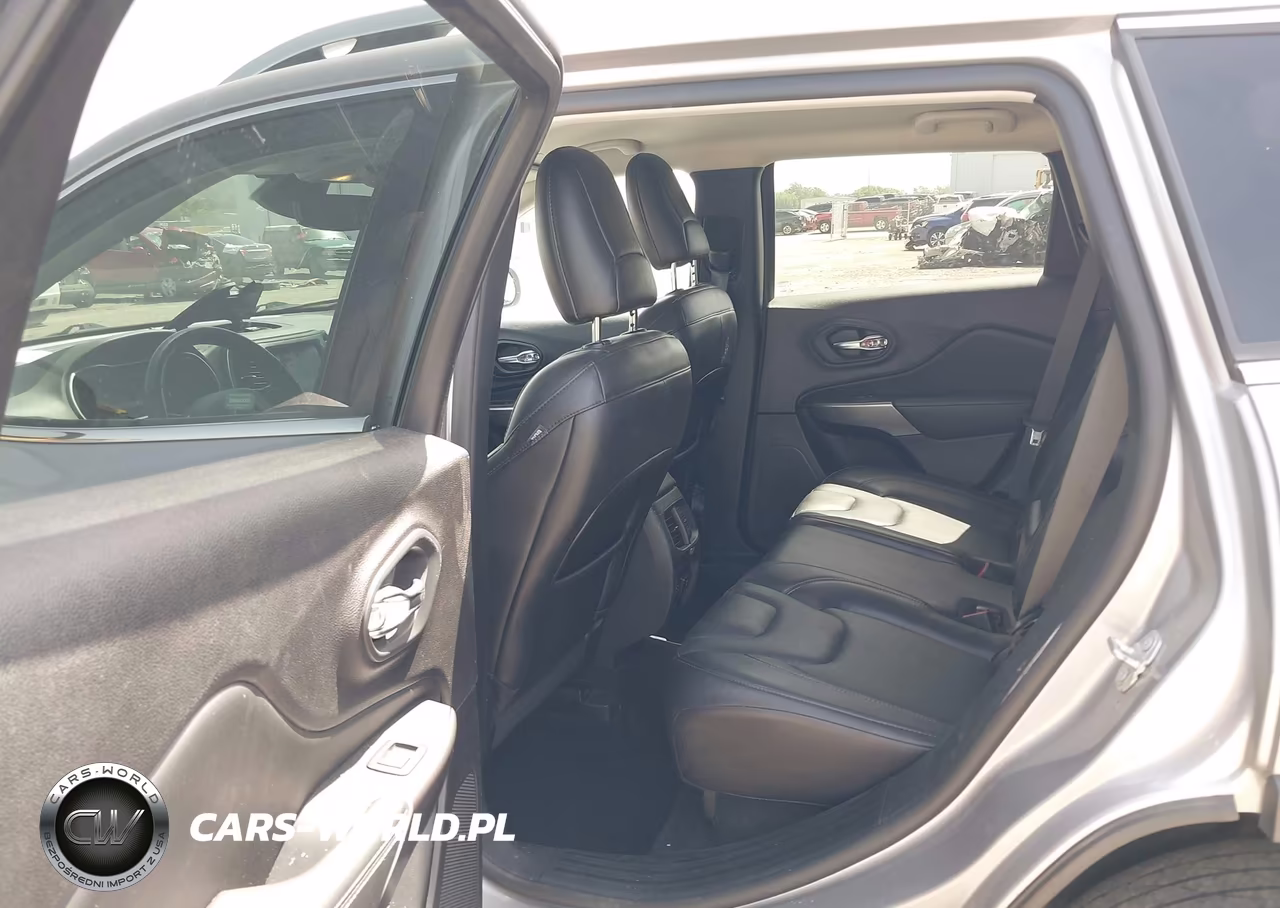 2021 Jeep Cherokee Latitude Lux 4X4 VIN:1C4PJMMN7MD146158 - 8