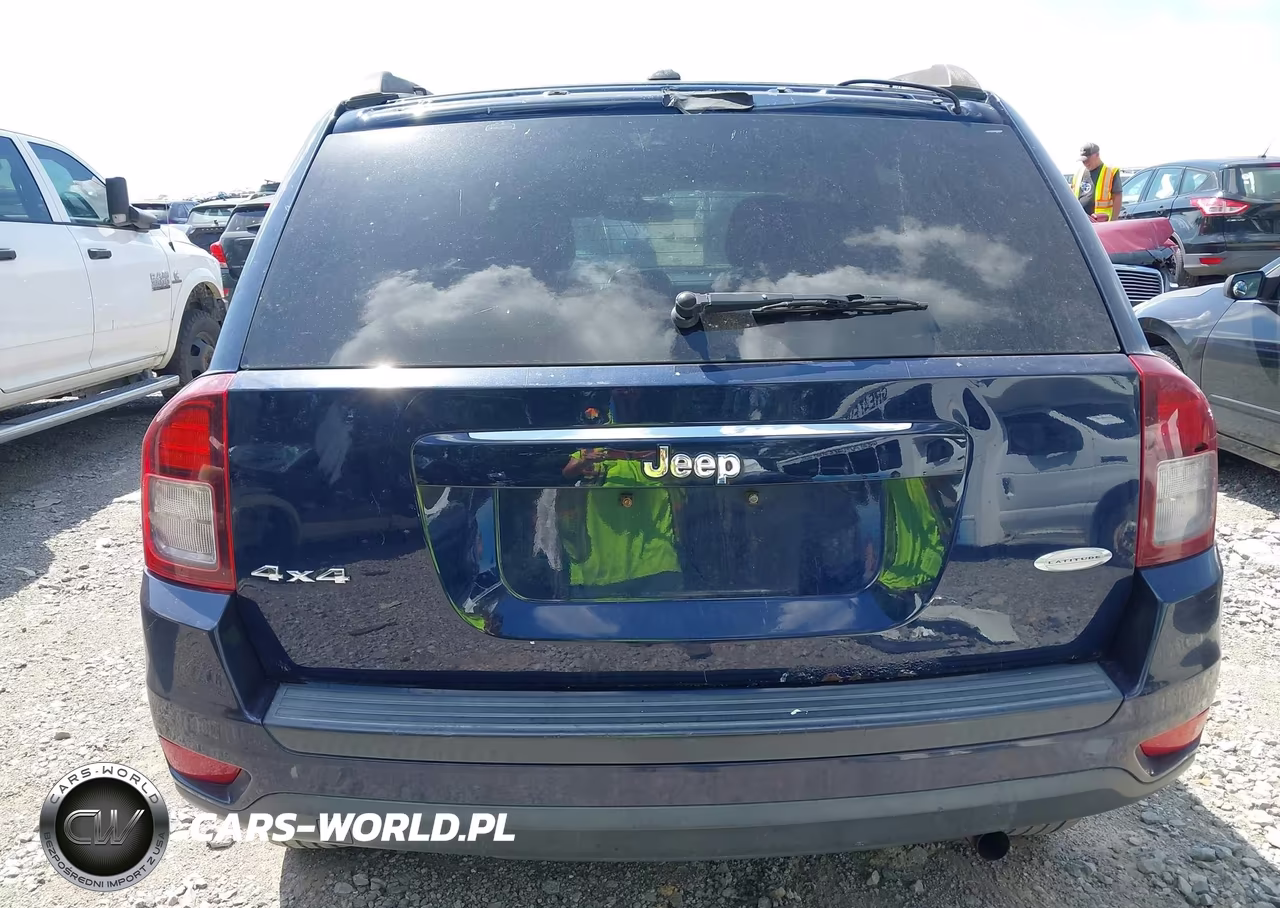 2016 Jeep Compass Sport VIN:1C4NJCBA0GD726132 - 17