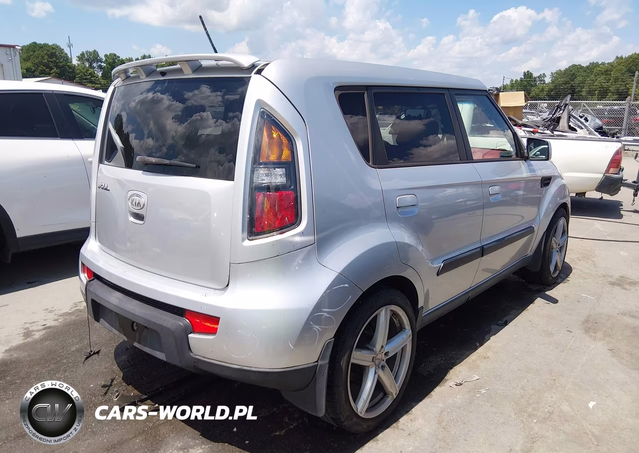 2010 Kia Soul Sport VIN:KNDJT2A26A7032824 - 4