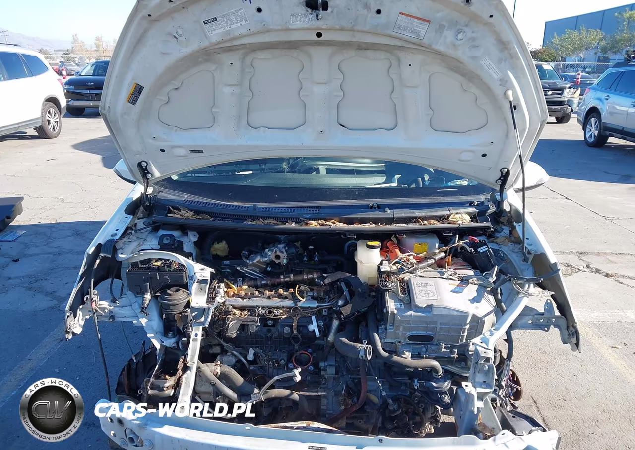2015 Toyota Prius C One VIN:JTDKDTB32F1106572 - 10