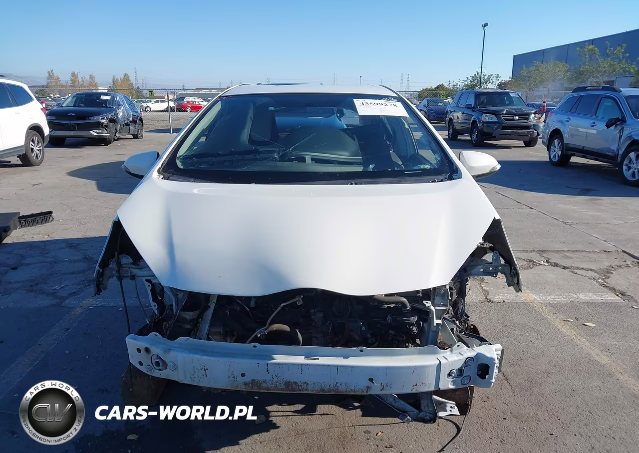2015 Toyota Prius C One VIN:JTDKDTB32F1106572 - 12