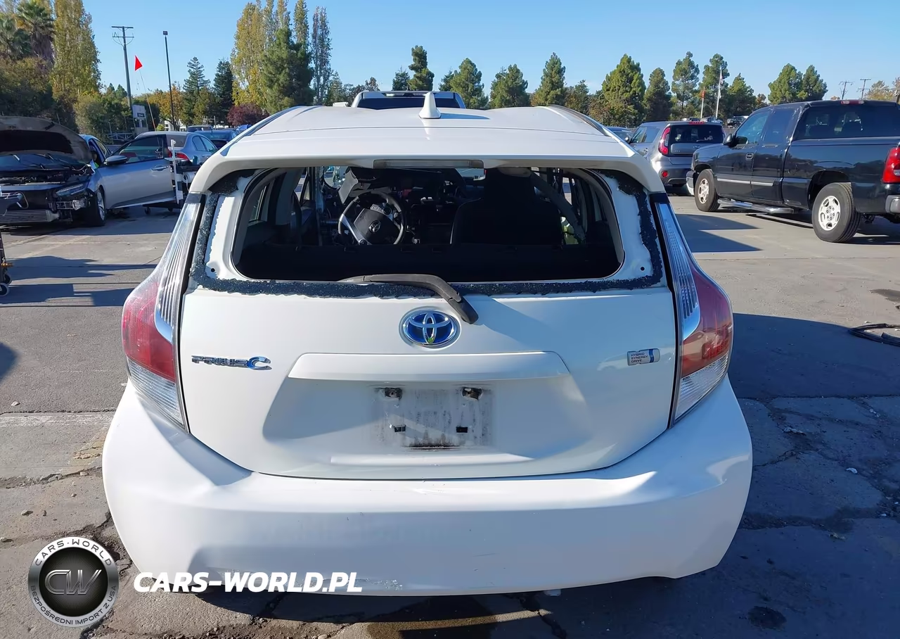 2015 Toyota Prius C One VIN:JTDKDTB32F1106572 - 16