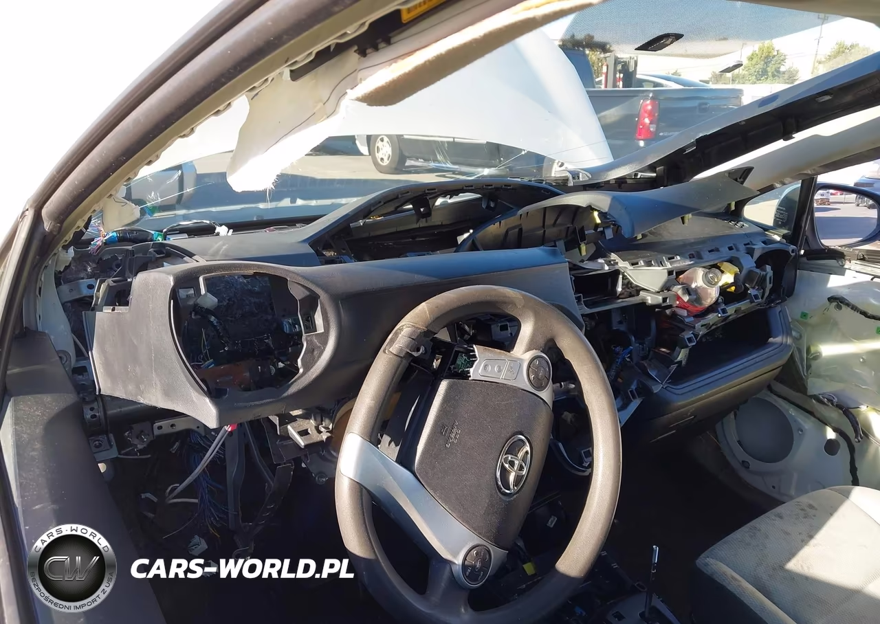 2015 Toyota Prius C One VIN:JTDKDTB32F1106572 - 7