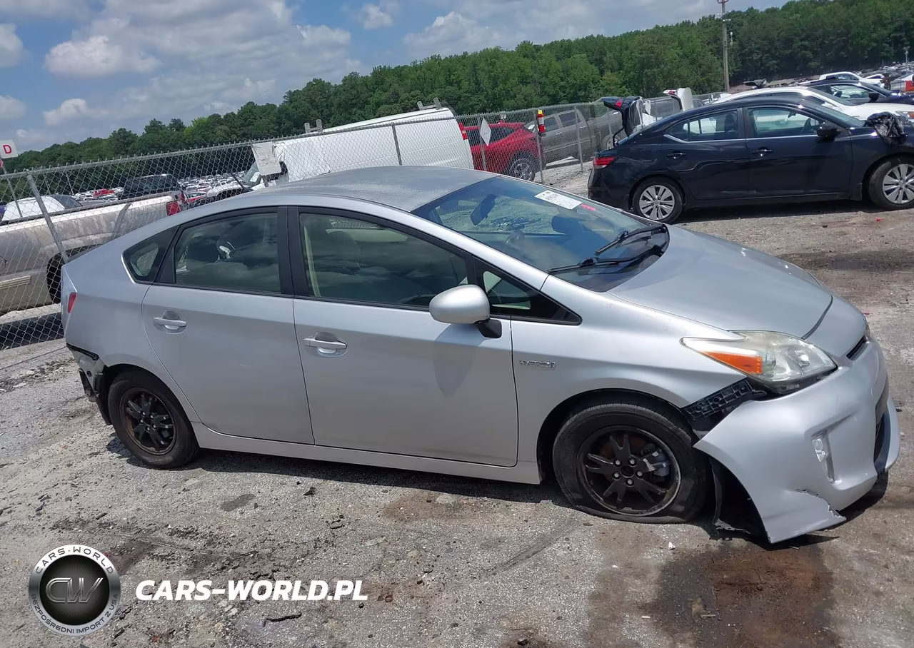 2013 Toyota Prius Two VIN:JTDKN3DU6D1627424 - 14