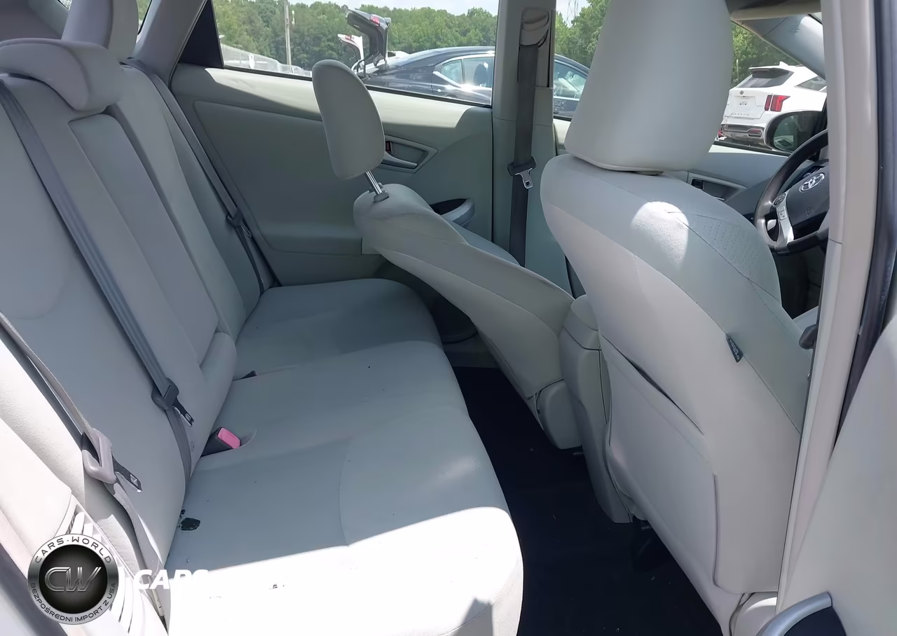 2013 Toyota Prius Two VIN:JTDKN3DU6D1627424 - 8