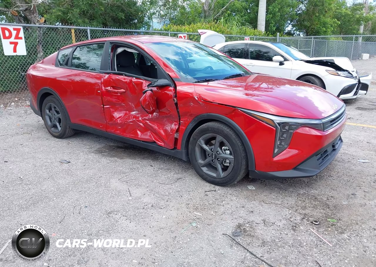 2025 Kia K4 Lxs – zdjęcie 1 z 16