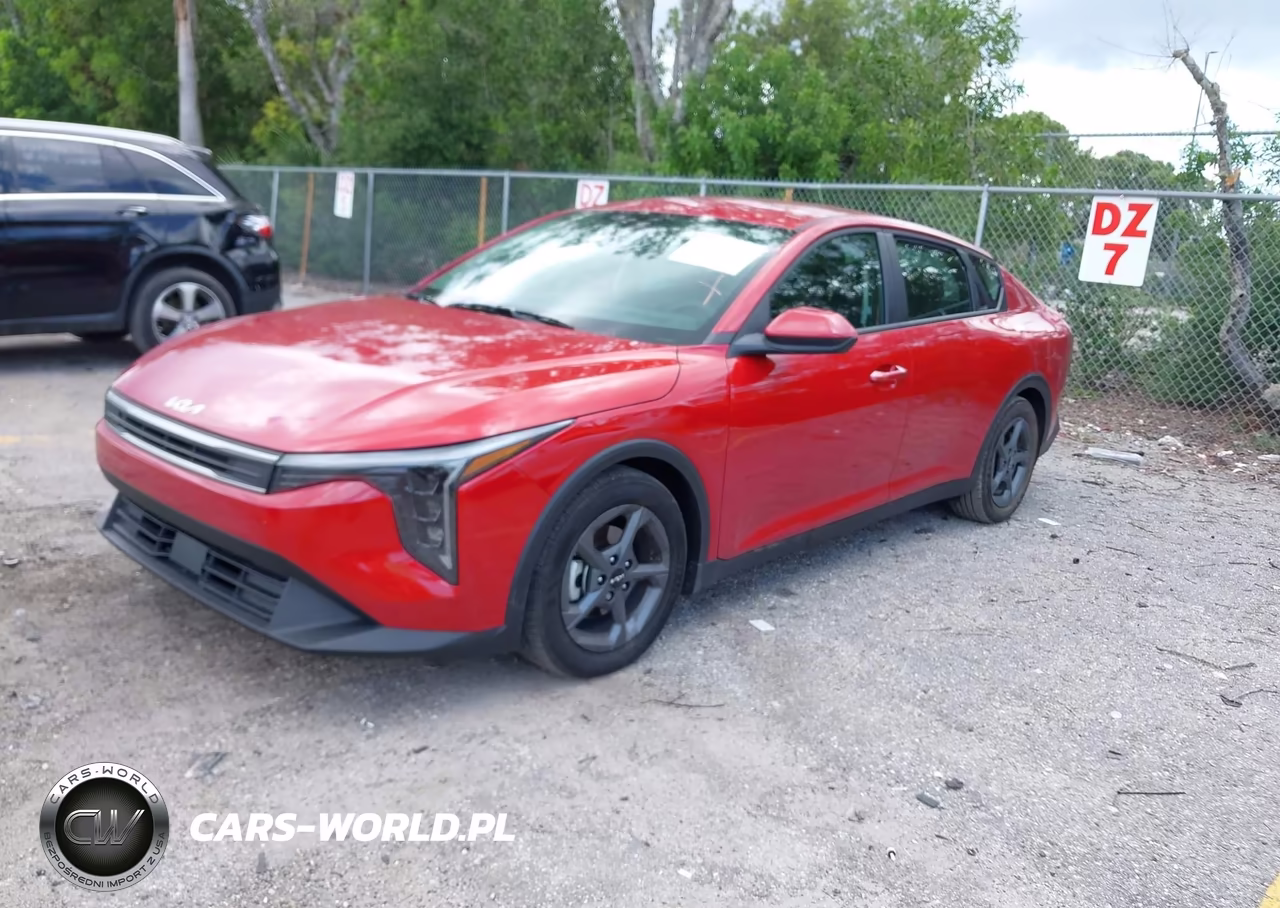 2025 Kia K4 Lxs VIN:3KPFT4DE8SE218518 - 2
