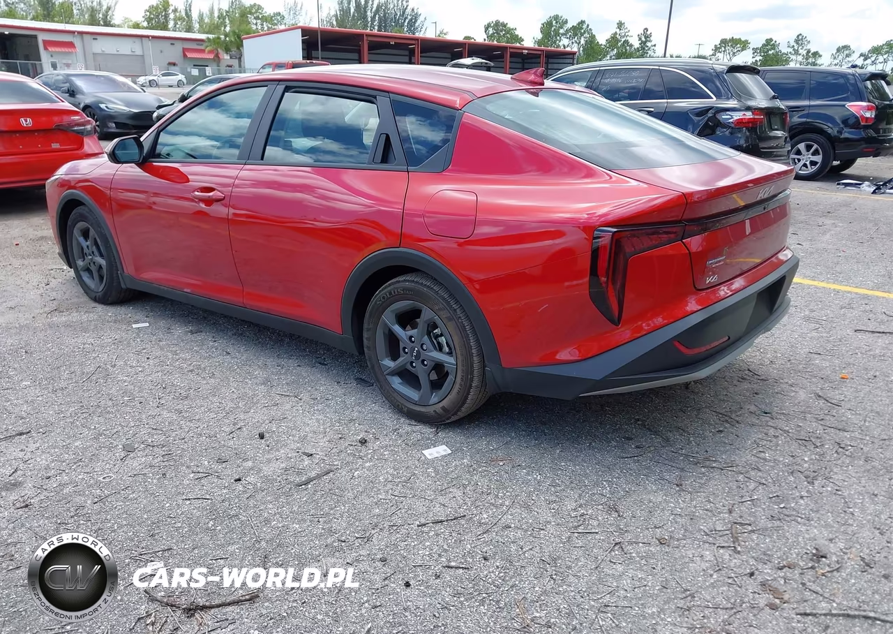 2025 Kia K4 Lxs VIN:3KPFT4DE8SE218518 - 3