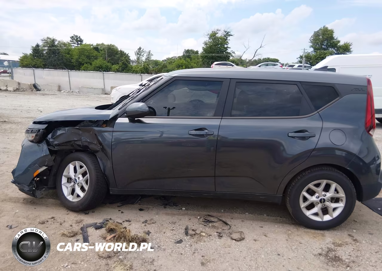 2022 Kia Soul S VIN:KNDJ23AU0N7801723 - 14