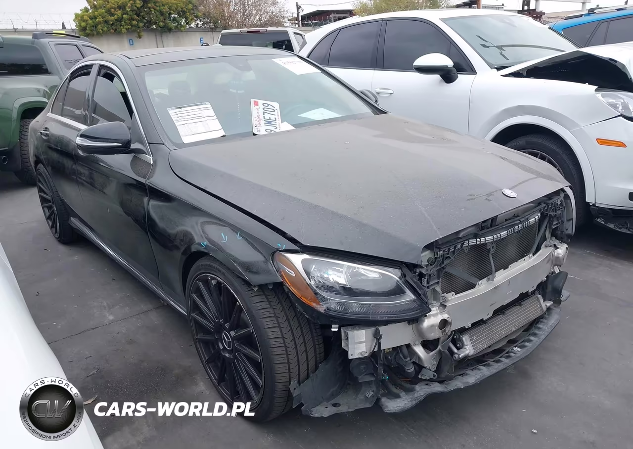2015 Mercedes-Benz C 300 – zdjęcie 1 z 22