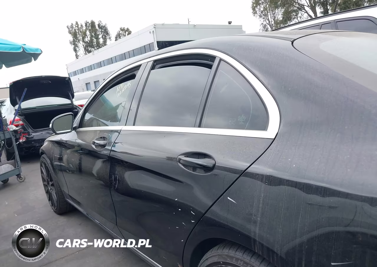 2015 Mercedes-Benz C 300 VIN:55SWF4JB0FU072518 - 15