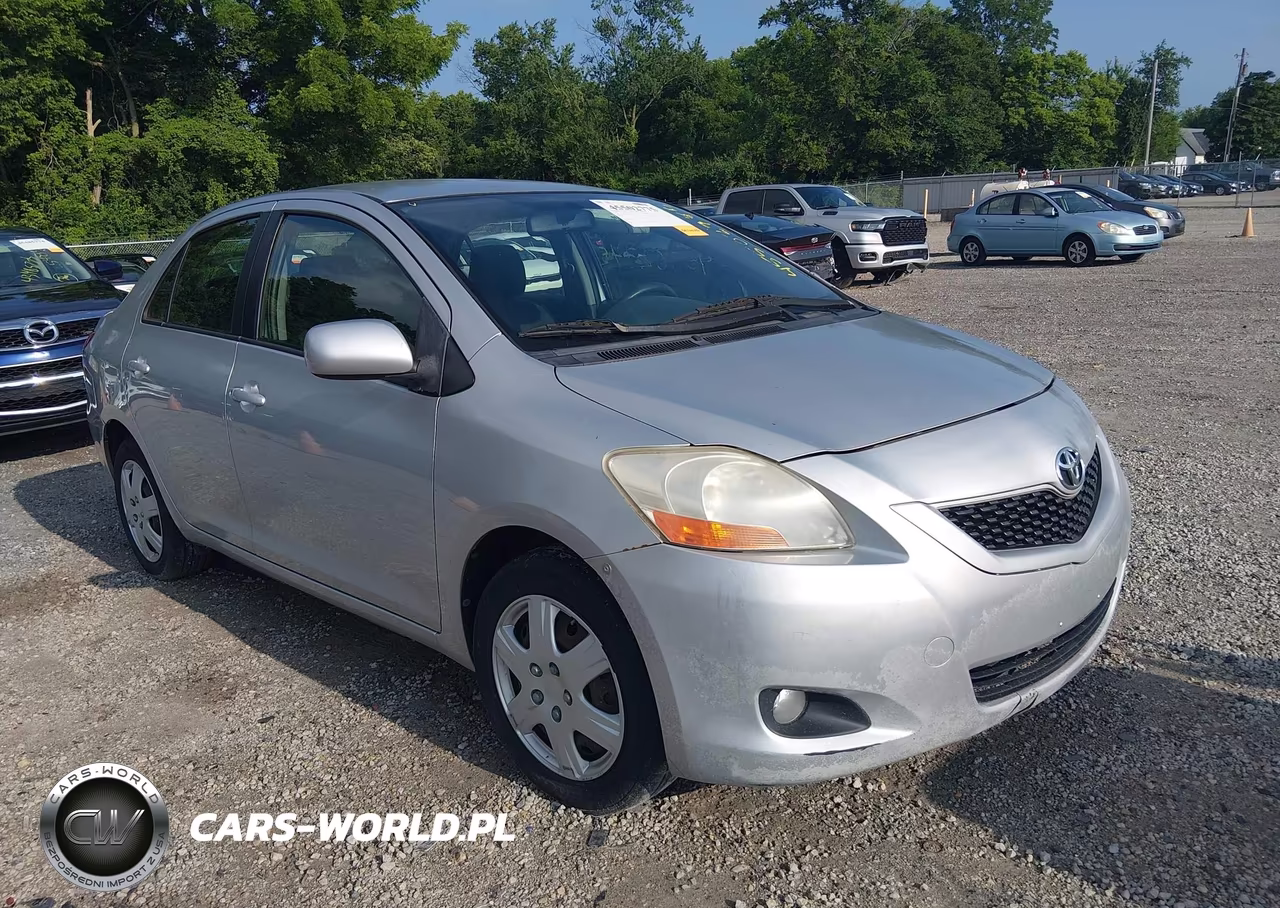 2010 Toyota Yaris – zdjęcie 1 z 11
